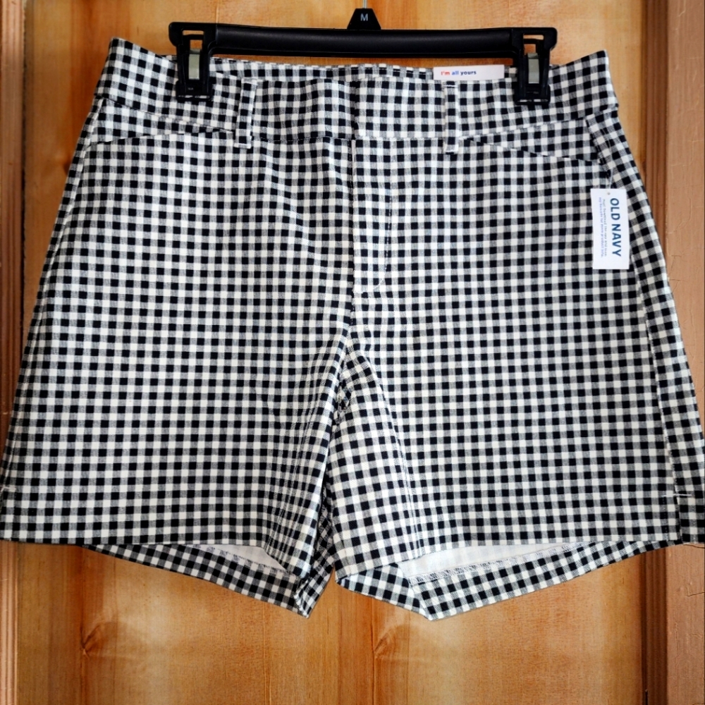 Old Navy Black and White Gingham Women's Shorts